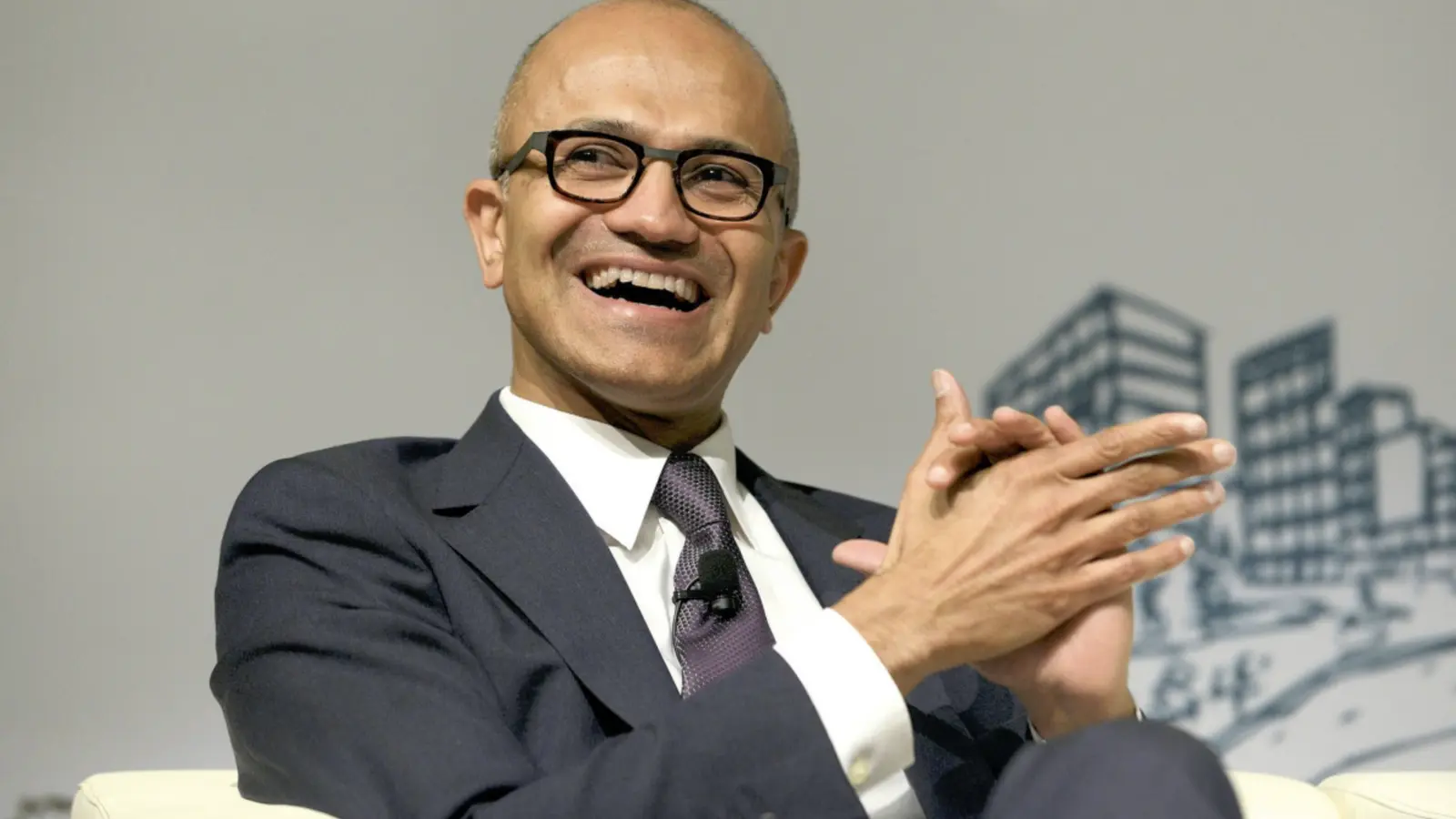 Nadella: Excel agent analyzuje SEC dokumenty a ROIC v čase