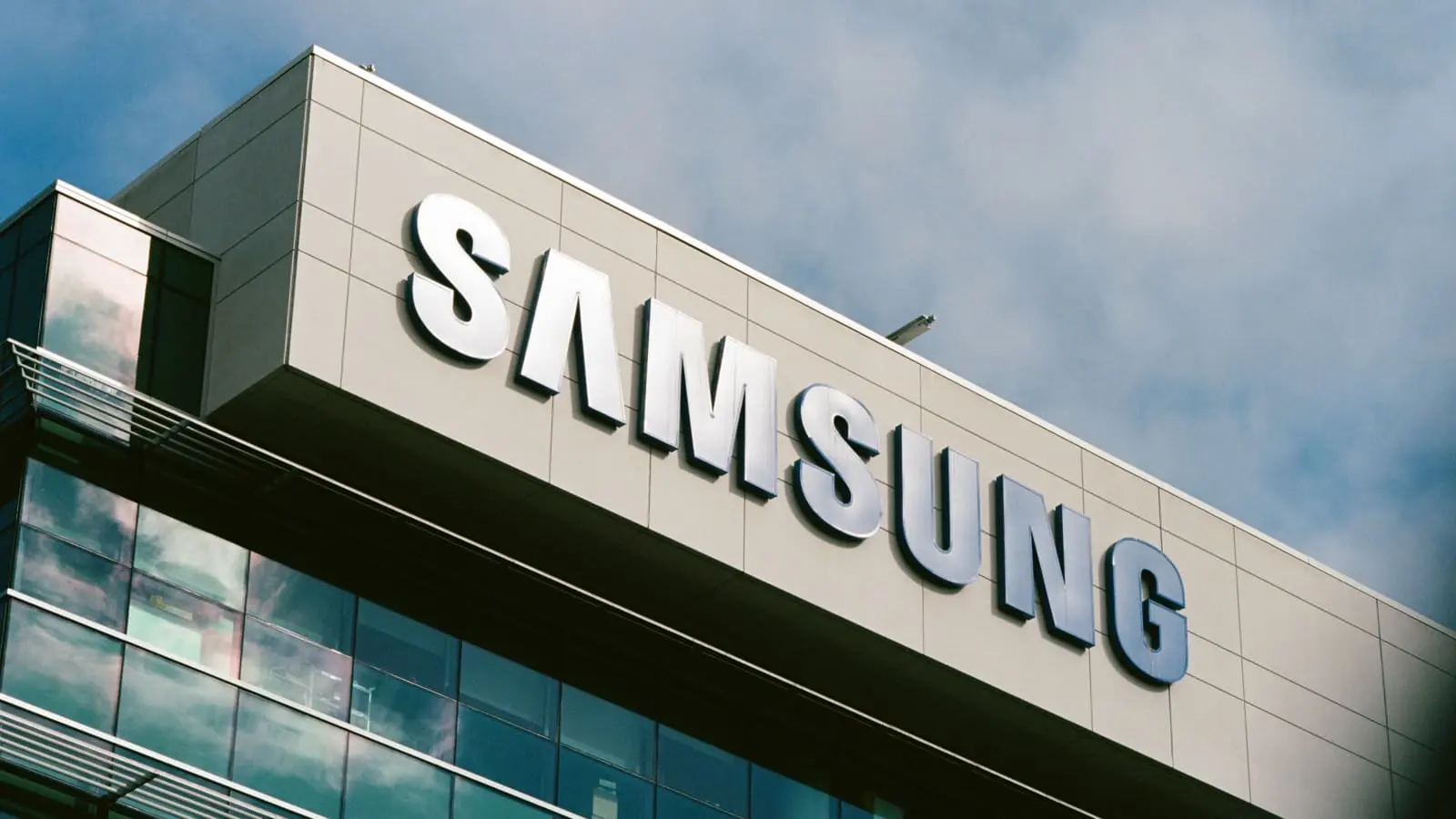 Samsung hlásí kvartální provozní zisk přes 100 bil. KRW